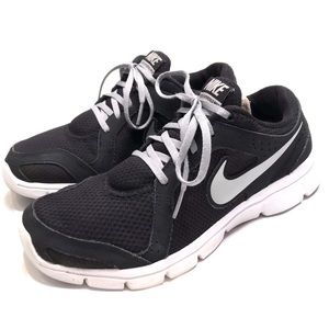 NIKE Women reflective silver sneakers black 9.5